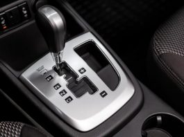 Автоінструктор розповів, як правильно їздити на АКПП Автоінструктор розповів, як правильно їздити на АКПП