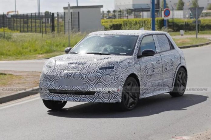 Nissan готує електричний хетчбек Micra для випуску в 2026 році (ФОТО)