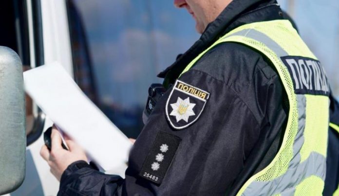 Що не варто говорити поліції під час зупинки автомобіля