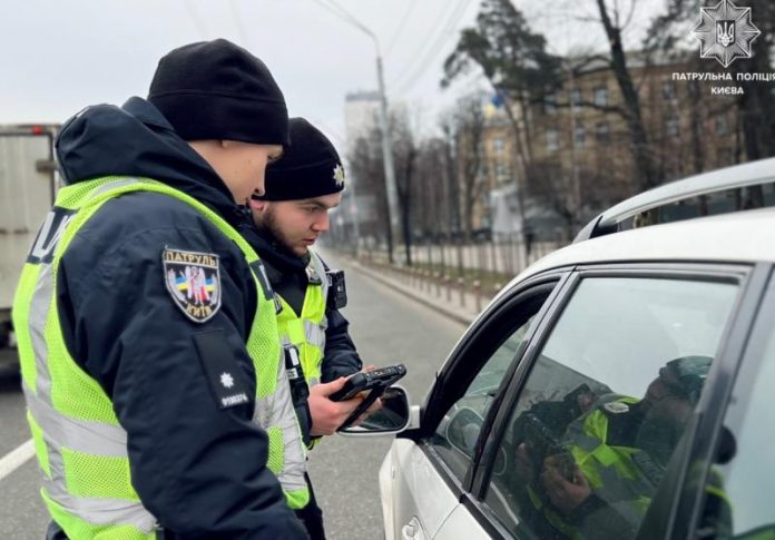 Що робити, якщо вас зупинила поліція: 5 порад від адвоката