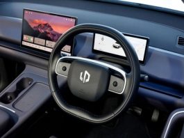 Hyundai прогнозує повернення аналогових кнопок і зменшення кількості екранів у салонах авто