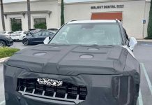 Оновлений Kia Telluride помічений на випробуваннях: перші фото