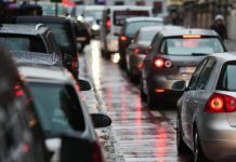 Скільки безпечно тримати двигун на холостих обертах у заторах