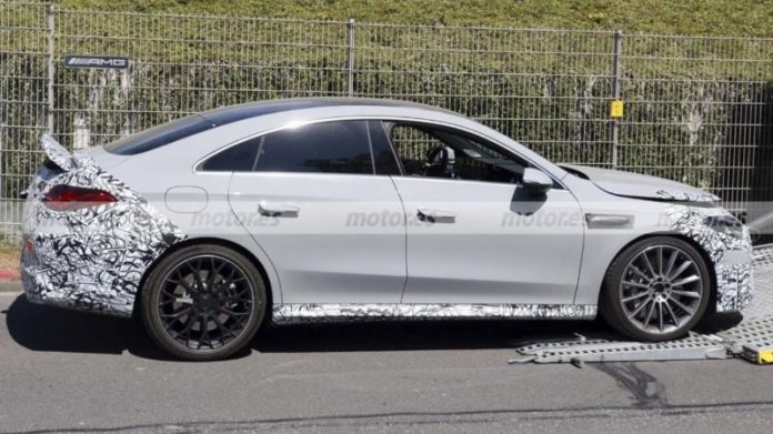 Mercedes-Benz анонсував випуск декількох новинок