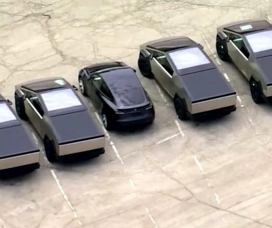Tesla визнає падіння попиту на свої електрокари