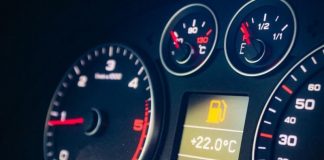 Що буде з авто, якщо регулярно ігнорувати індикатор пального