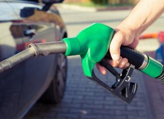 Водіїв попереджають про штрафи за порушення правил безпеки на АЗС