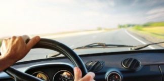 Стало відомо, за якими машинами краще ніколи не їхати слідом