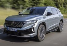 Renault представила оновлений гібридний кросовер Espace 2025 з підвищеною автономністю