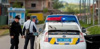 Як поводитись, якщо вас зупинила поліція: поради адвоката