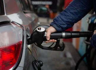 Бензин знову подорожчав: як змінюються ціни на паливо в червні 2025