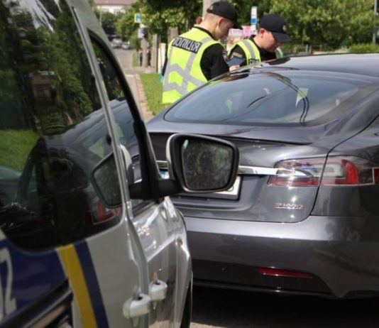 В Україні викрили нову схему штрафів проти водіїв: під підозрою представники поліції