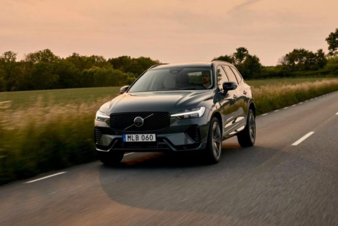 Volvo XC60 2025 побив історичний рекорд компанії за кількістю випущених авто