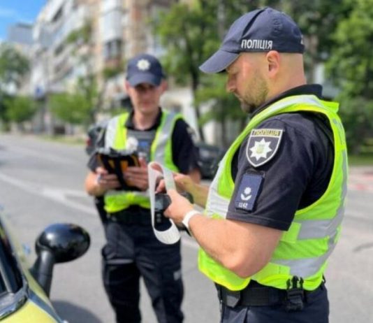 Як поводитись водієві під час оформлення протоколу: головні поради