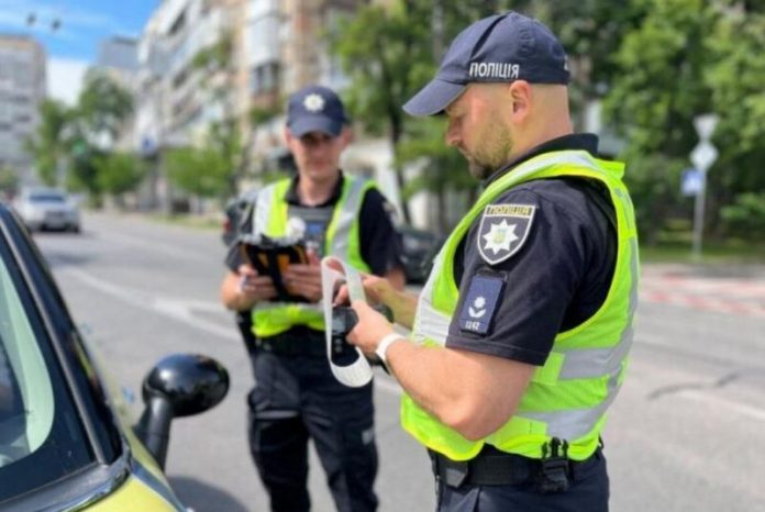 Як поводитись водієві під час оформлення протоколу: головні поради