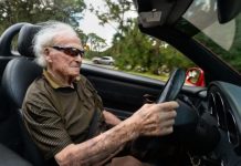 В Україна запроваджує контроль за водіями 65+років