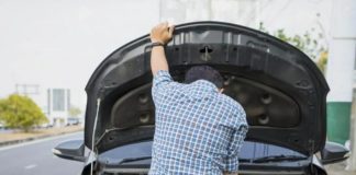В Україні заборонили мити та ремонтувати авто у дворах і на вулицях