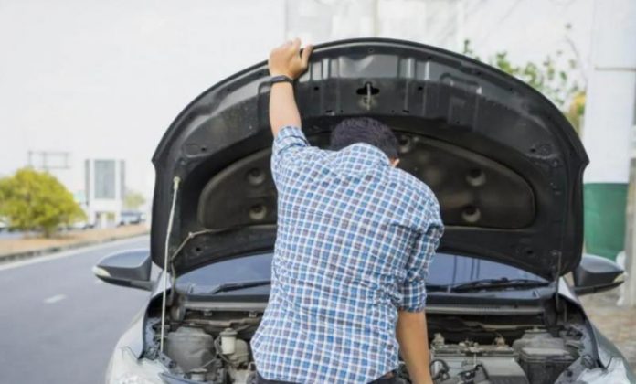 В Україні заборонили мити та ремонтувати авто у дворах і на вулицях