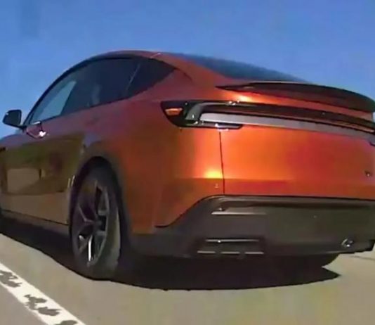 Нова Tesla Model Y Performance помічена на тестах в Альпах (ФОТО)