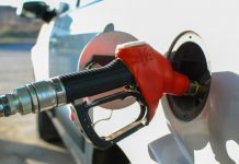 Як вас можуть обдурити під час заправки авто: головні схеми