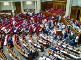 В Україні можуть заборонити гучні авто та мотоцикли