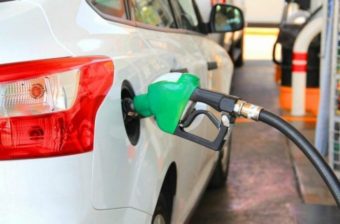 Як низькоякісний бензин шкодить вашому авто: ознаки та поради