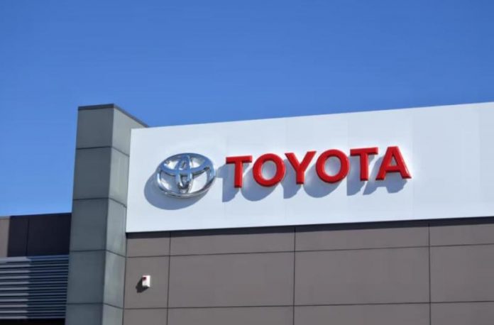 Toyota виступає проти переходу на електрокари