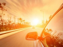 Аномальна спека вдарить по авто: що категорично не можна залишати в салоні