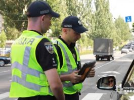 Автоюрист назвав типові помилки водіїв при спілкуванні з поліцією