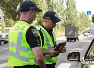Автоюрист назвав типові помилки водіїв при спілкуванні з поліцією