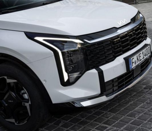 Kia розсекретила оновлений короткий кросовер Sportage (ФОТО) Kia розсекретила оновлений короткий кросовер Sportage (ФОТО)