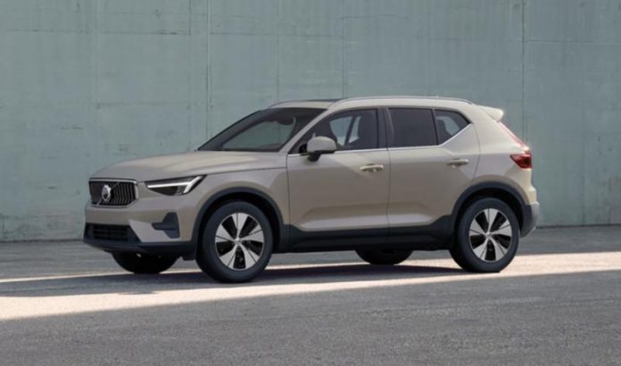 Volvo представила оновлений кросовер XC40 2026: перші фото