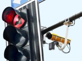 В Україні автоматизують штрафи за проїзд на червоне світло В Україні автоматизують штрафи за проїзд на червоне світло