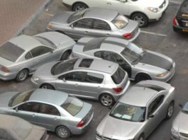 Що робити, якщо ваше авто заблокували на парковці