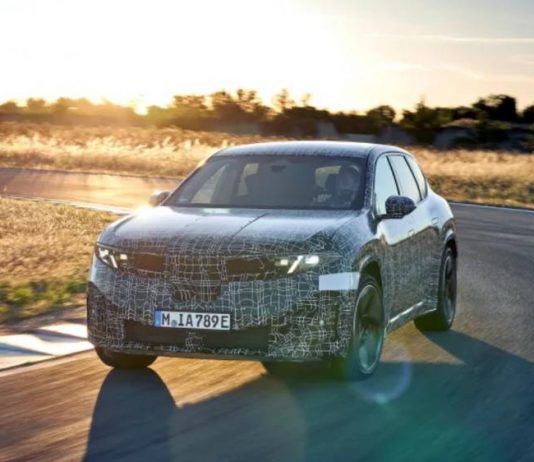 BMW впроваджує автоматичне включення поворотників у нових моделях