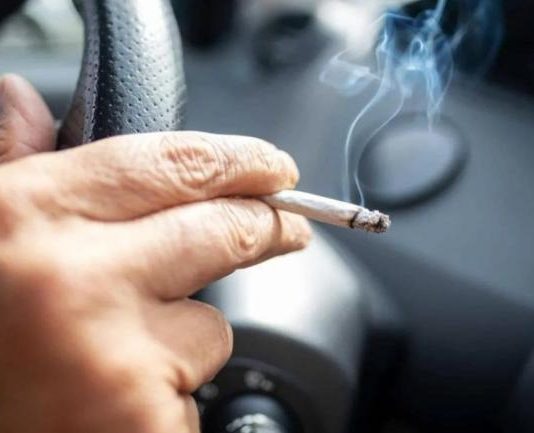 Водіям не дозволять курити в кабінах вантажівок: перевізники обурені Водіям не дозволять курити в кабінах вантажівок: перевізники обурені