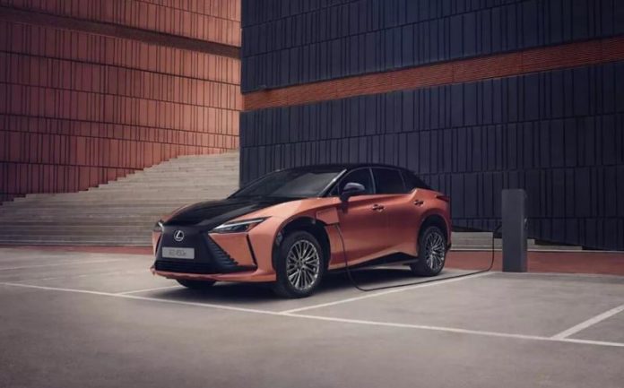 Lexus оголосив про повний перехід на електромобілі до 2035 року