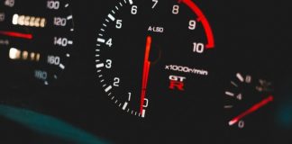 Автомеханік розповів, які оберти швидко виводять двигун з ладу