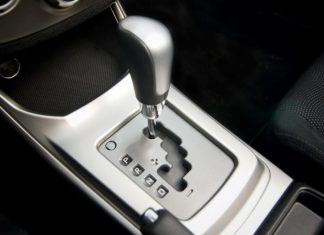 Названо 3 помилки, які «вбивають» автоматичну коробку передач
