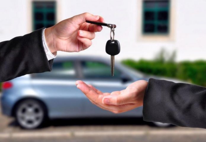 Продаж авто в Україні: коли можна не платити податок, а коли доведеться