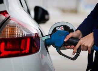 Штрафи й ризики: головні помилки водіїв на АЗС