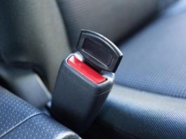 Поліцейський назвав 6 найбільш небезпечних аксесуари в авто Поліцейський назвав 6 найбільш небезпечних аксесуари в авто