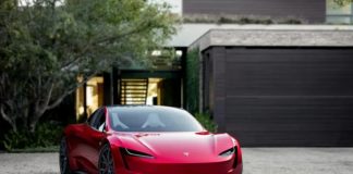 Tesla натякає на презентацію Roadster 2026 вже цього року