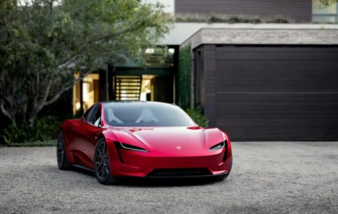 Tesla натякає на презентацію Roadster 2026 вже цього року