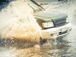 Що шкодить вашому авто під час дощу та вологості