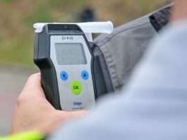 Чому алкотестер може “показати” алкоголь у тверезого водія