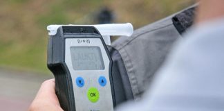Чому алкотестер може “показати” алкоголь у тверезого водія