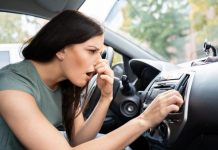 Названо 5 причин, чому в авто може з'явитися запах гару