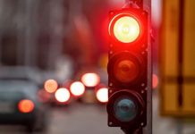 Винятки з правил: у яких випадках проїзд на червоний дозволений
