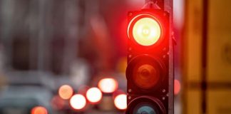 Винятки з правил: у яких випадках проїзд на червоний дозволений